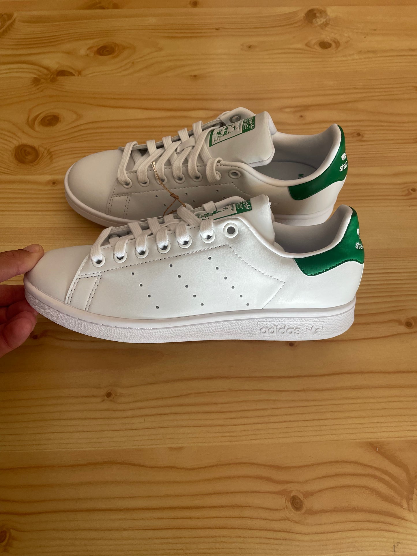 Scarpe Adidas Stan Smith Uomo – Iconiche Sneakers Bianche in Pelle